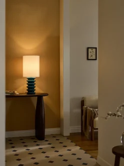 Grande lampada da tavolo con base in legno Nicolas