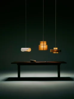 Lampada a sospensione con fili di lino Lace
