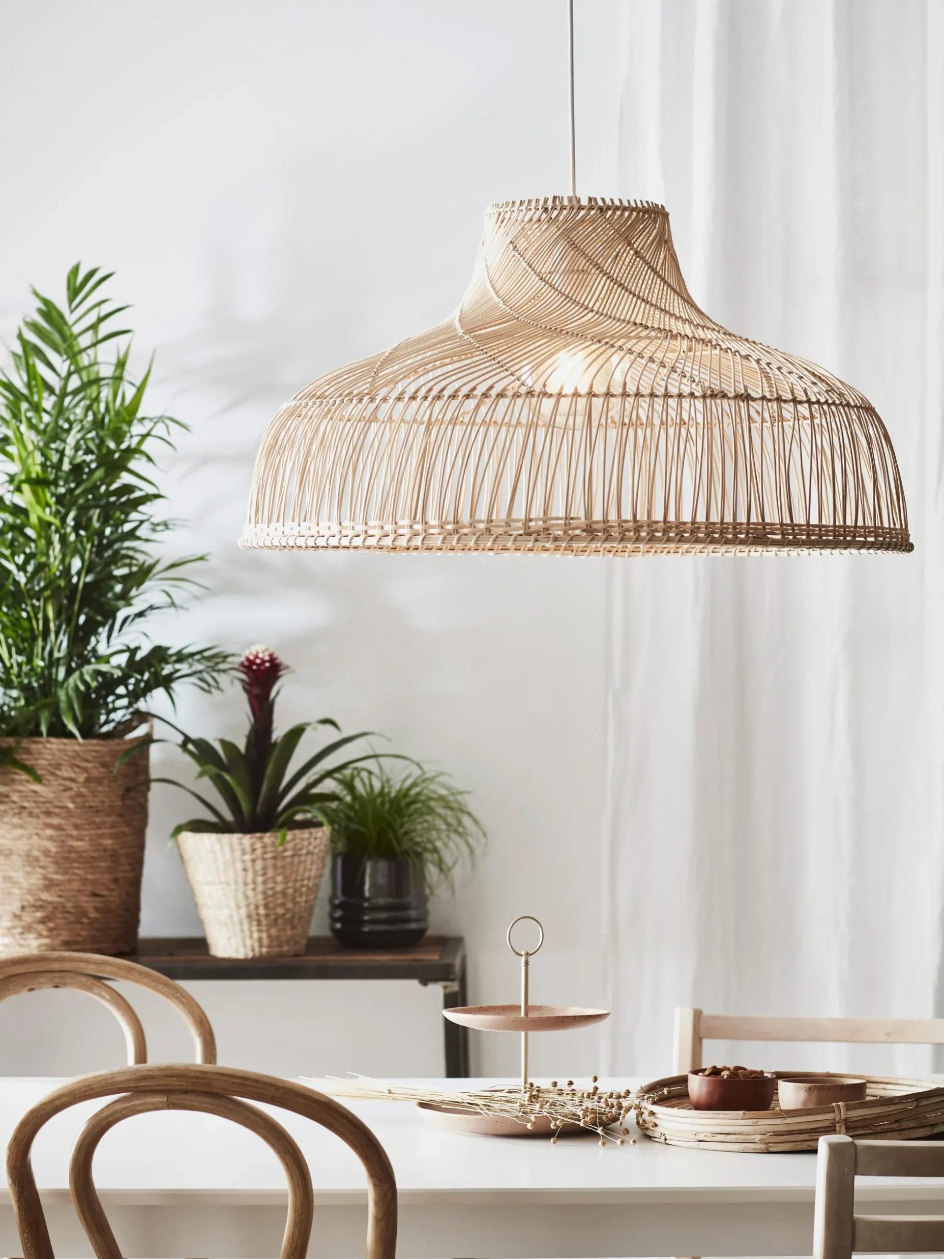 Lampada a sospensione grande in rattan Braid