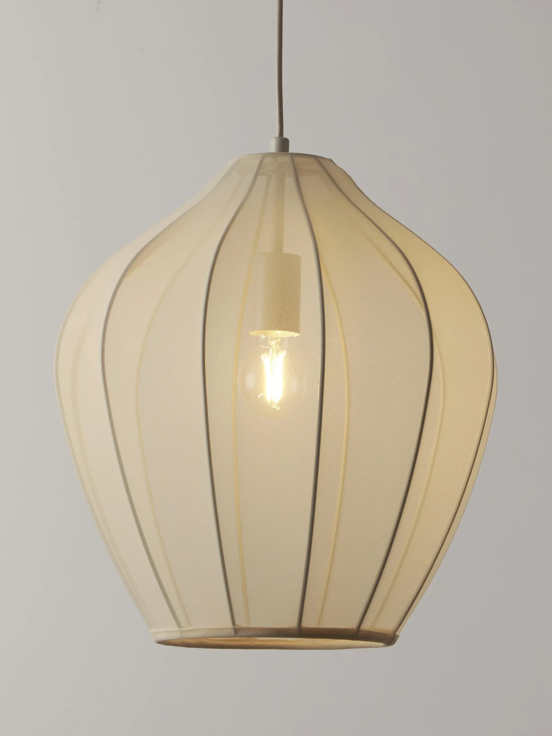 Lampada a sospensione in tessuto a rete Beau