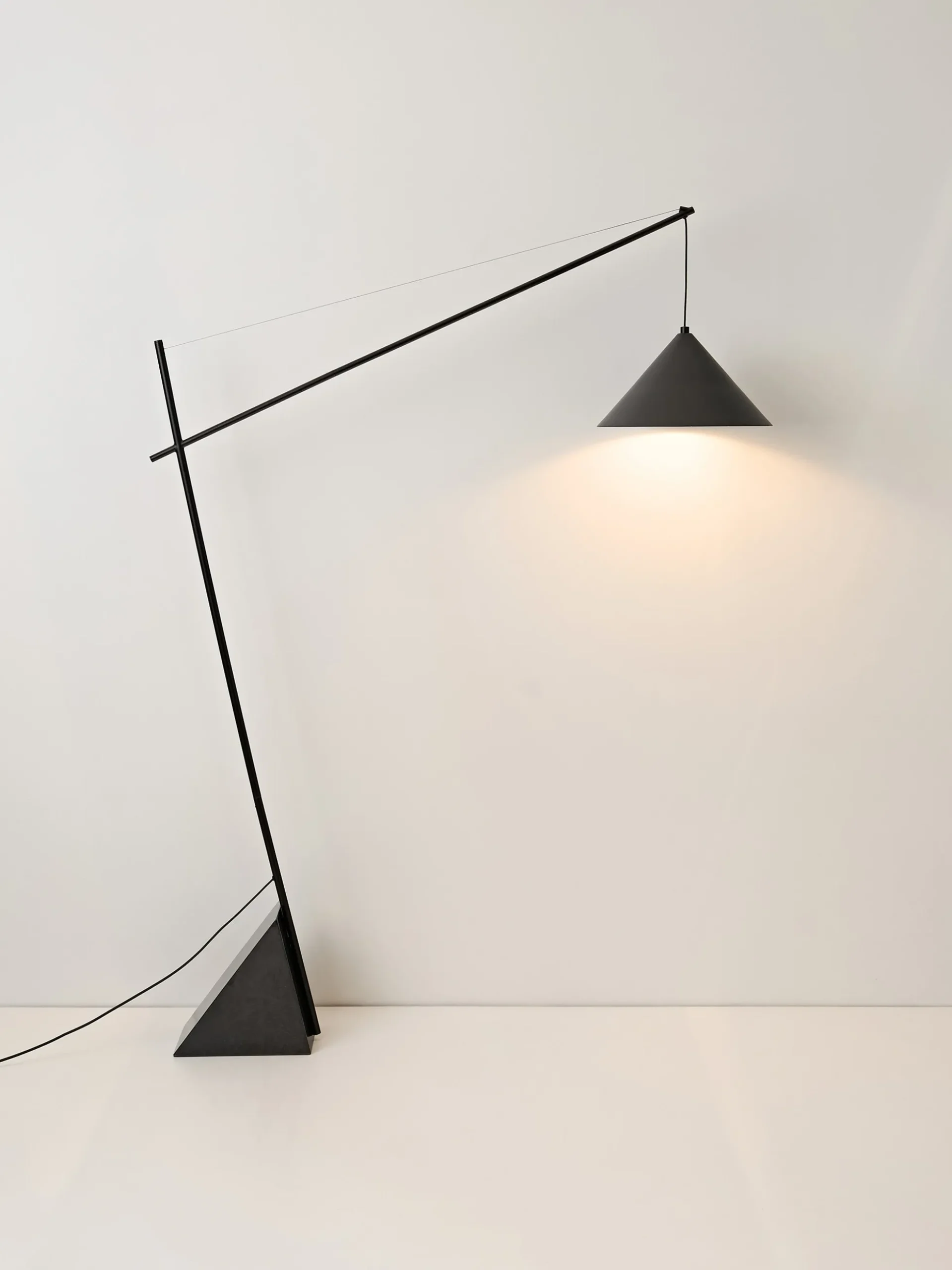 Lampada da lettura grande con base in marmo Reyna