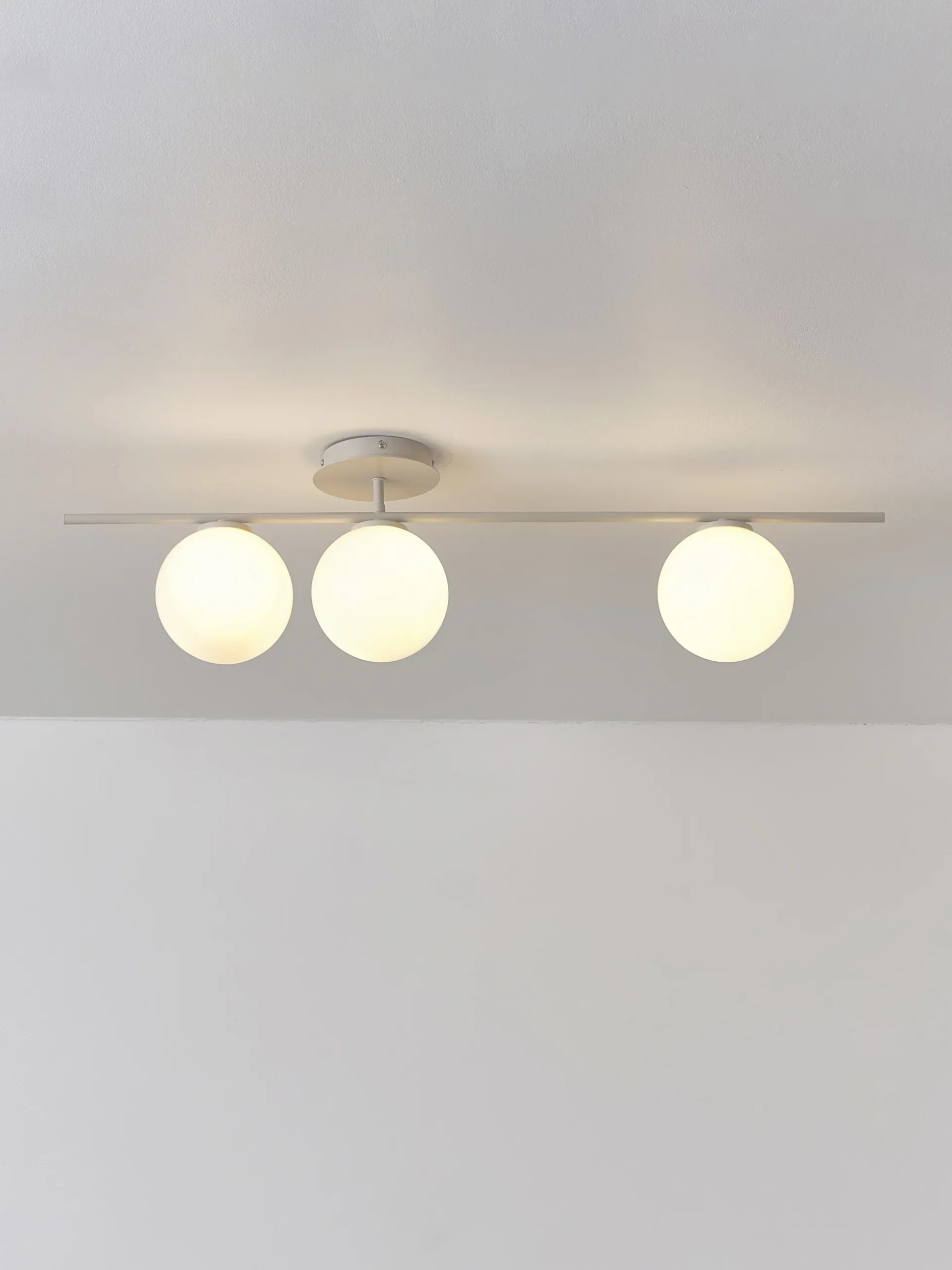 Lampada da soffitto in vetro opale Atlanta