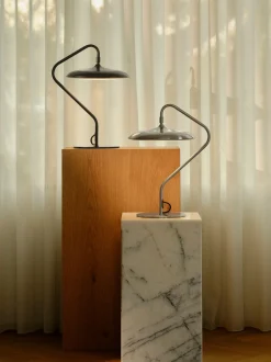 Lampada da tavolo a LED Artist