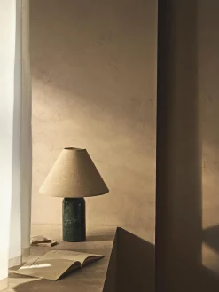 Lampada da tavolo con base in marmo Gia