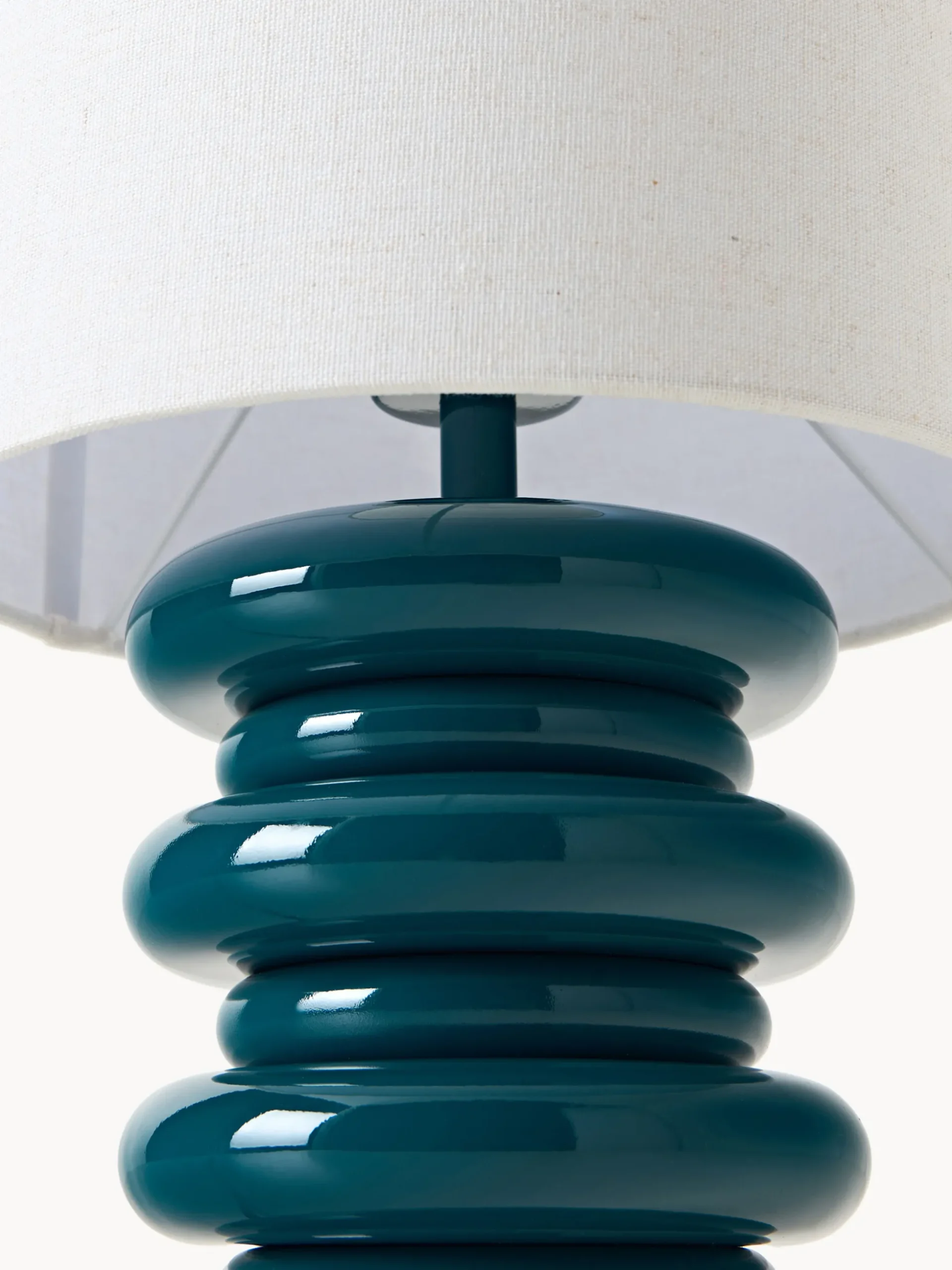 Lampada da tavolo con base in legno Nicolas