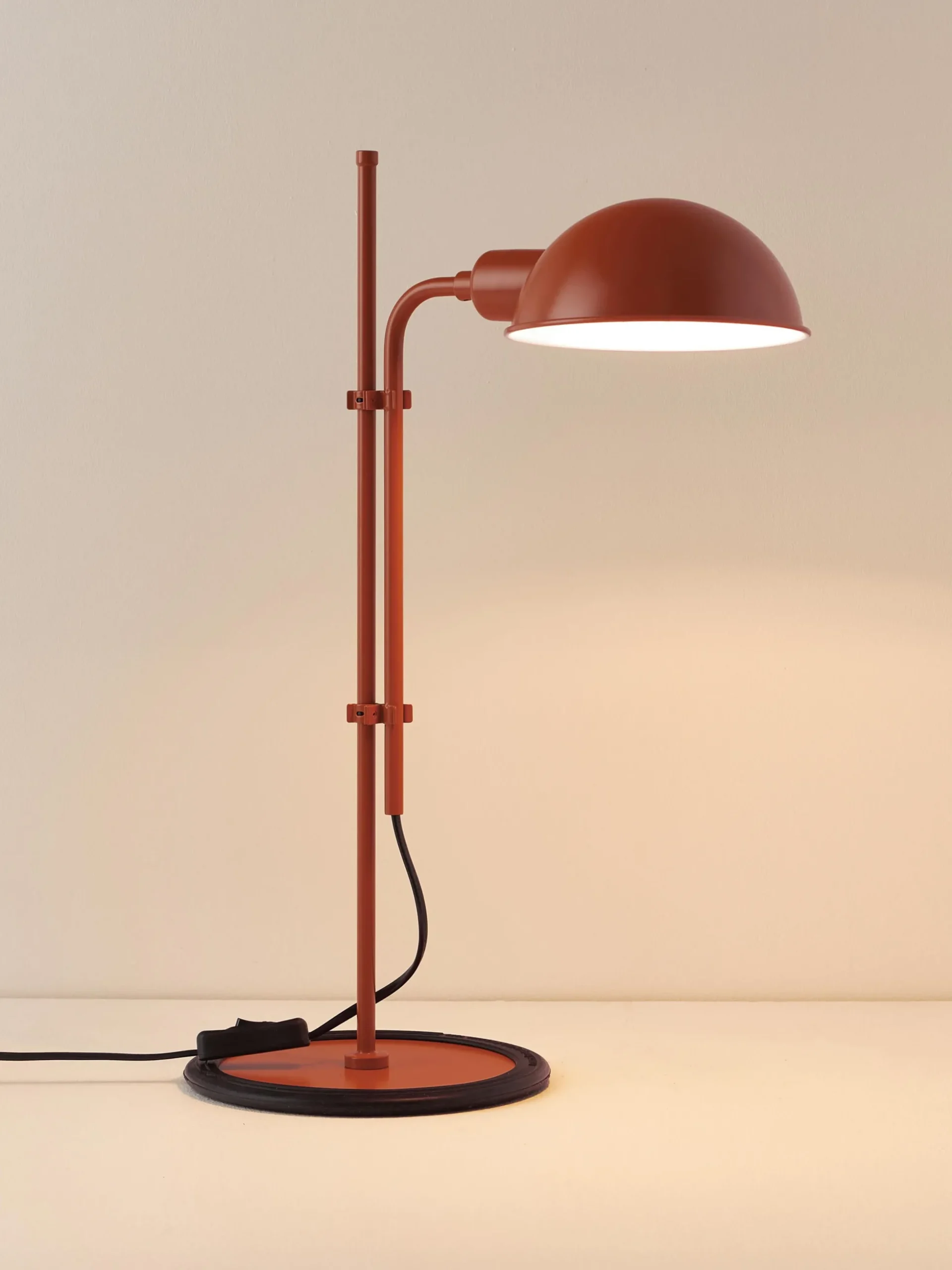 Lampada da tavolo grande con paralume orientabile Funiculí