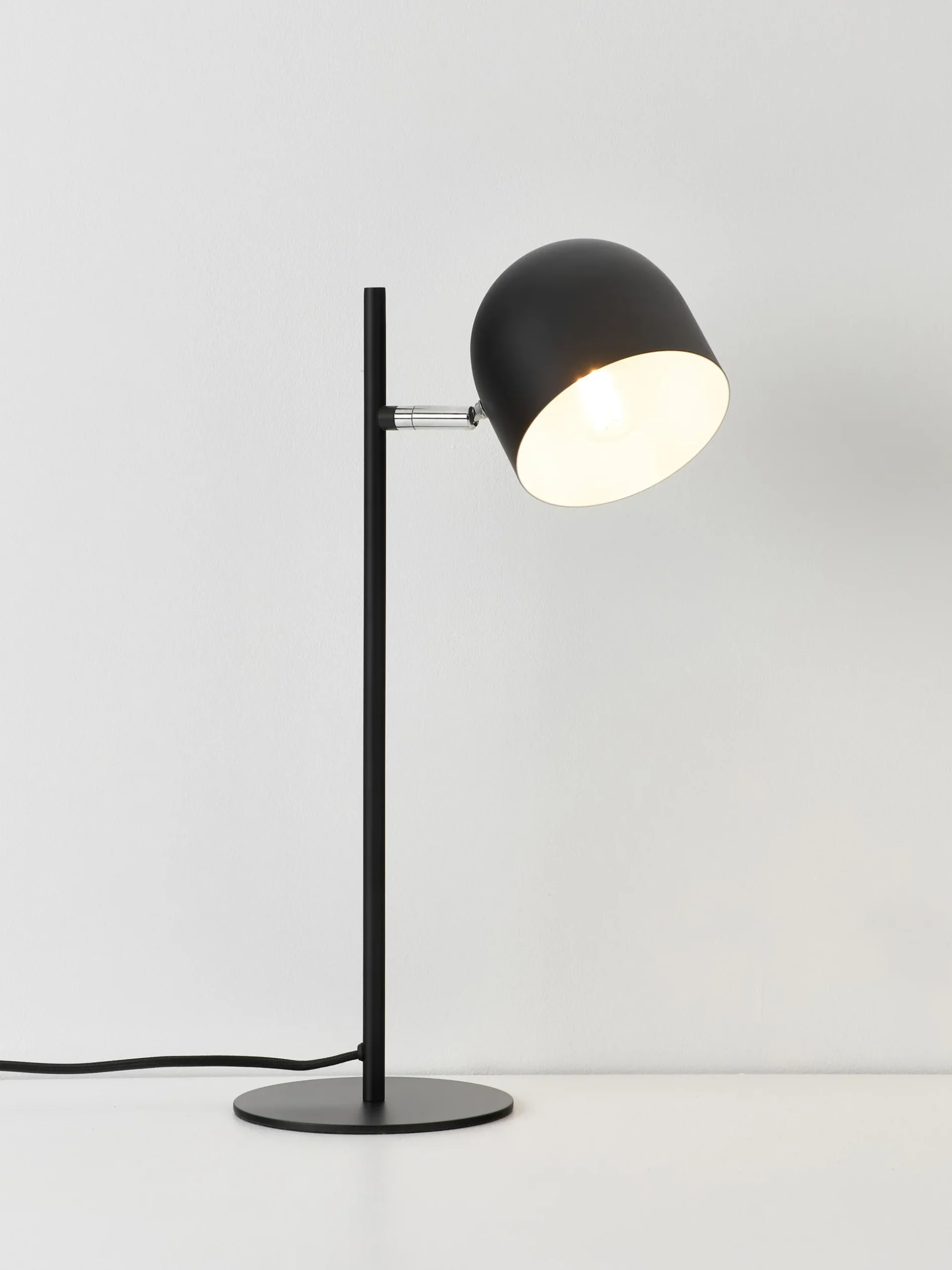 Lampada da tavolo in metallo Almo