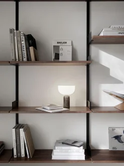 Lampada da tavolo piccola portatile a LED con luce regolabile Kizu
