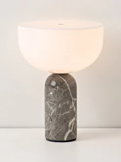 Lampada da tavolo piccola portatile a LED con luce regolabile Kizu