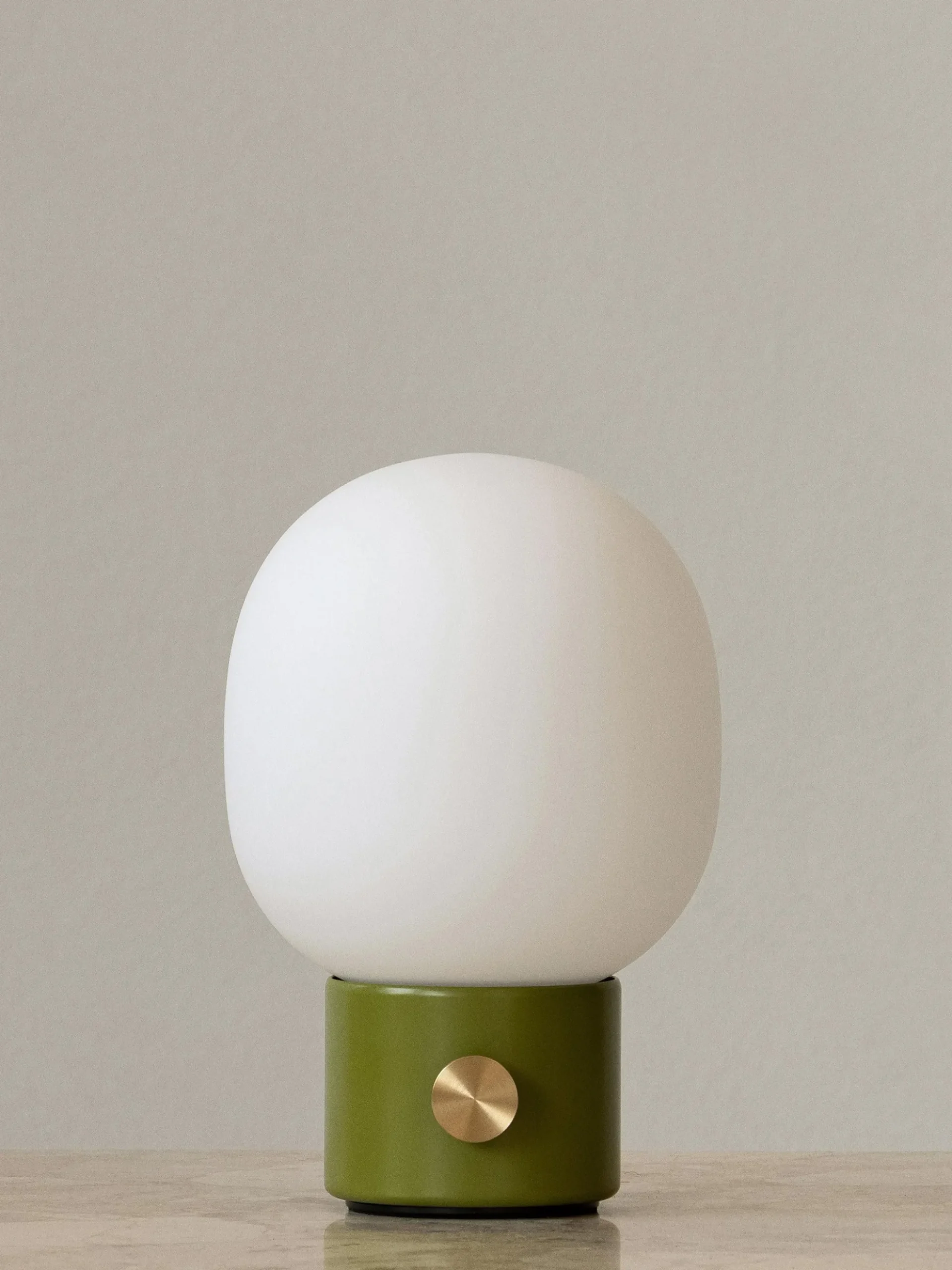Lampada da tavolo piccola con luce regolabile e porta USB JWDA