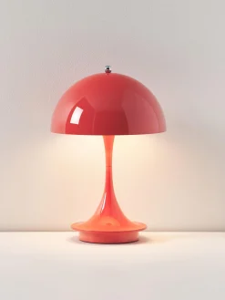 Lampada da tavolo piccola portatile a LED Panthella 160, design Verner Panton