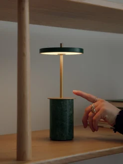 Lampada da tavolo piccola portatile a LED con luce regolabile Asteria Move Mini
