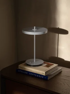 Lampada da tavolo piccola portatile a LED con luce regolabile Asteria Move