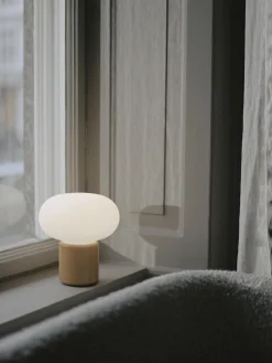 Lampada da tavolo piccola portatile Karl-Johan, luce regolabile