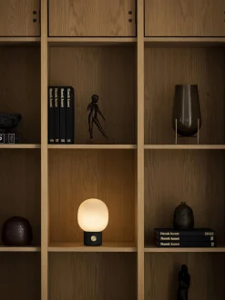 Lampada da tavolo piccola con luce regolabile e porta USB JWDA