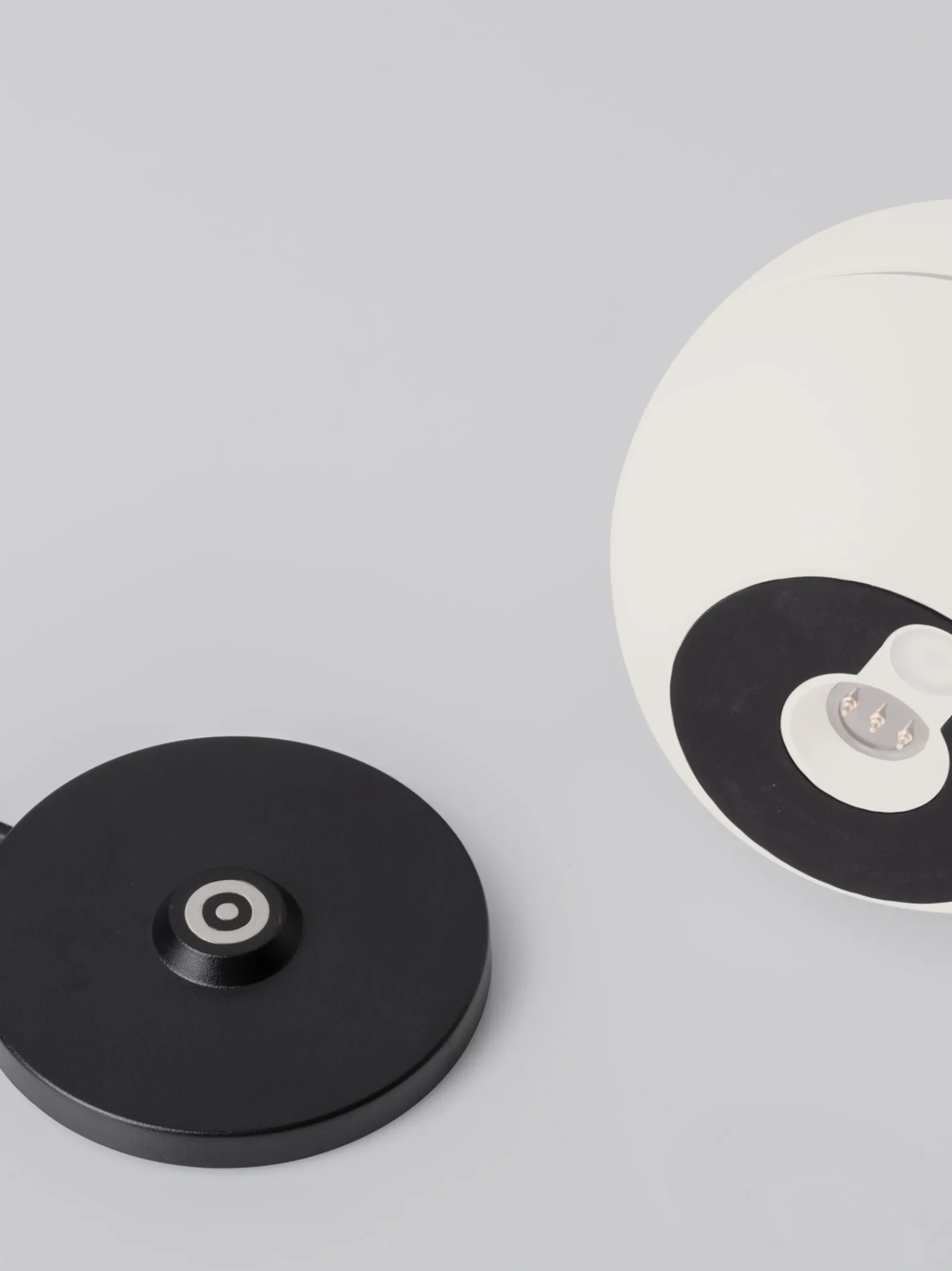 Lampada da tavolo portatile a LED dimmerabile piccola Puk