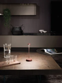 Lampada da tavolo portatile a LED con luce regolabile Swap Pro