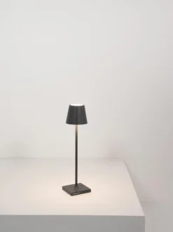 Lampada da tavolo portatile a LED con luce regolabile Poldina Pro Micro
