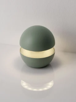 Lampada da tavolo portatile a LED dimmerabile piccola Puk