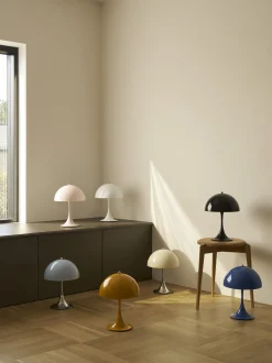 Lampada da tavolo portatile a LED con luce regolabile Panthella 250, Design Verner Panton