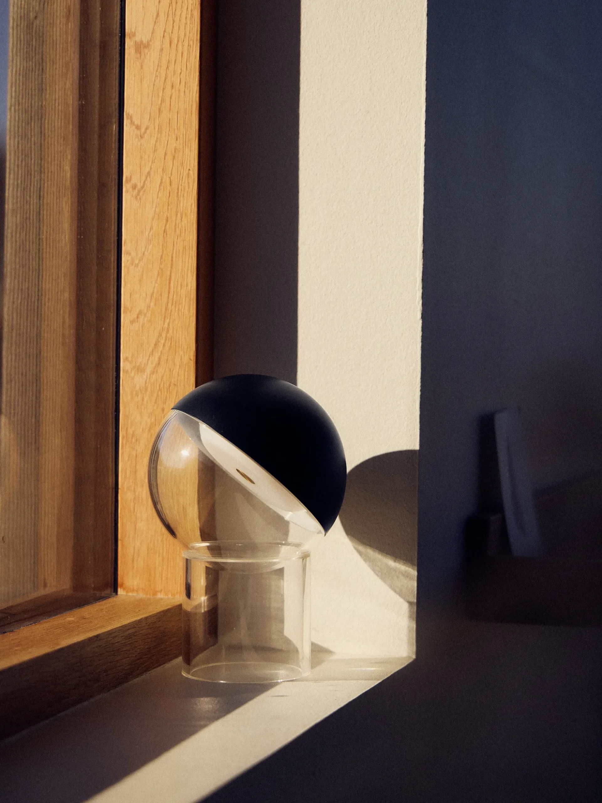 Lampada da tavolo portatile a LED con luce regolabile Pila