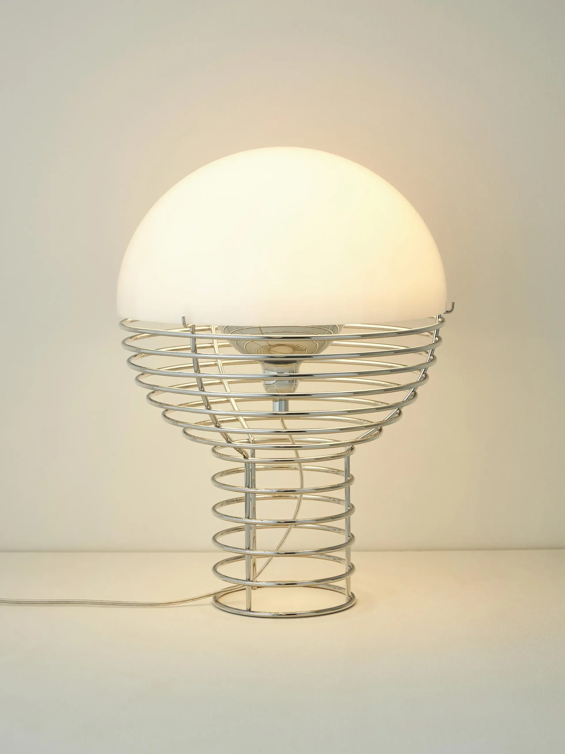 Lampada da tavolo Wire, design Verner Panton