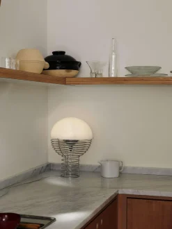 Lampada da tavolo Wire, design Verner Panton