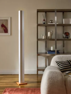 Lampada da terra a LED con luce regolabile Naika