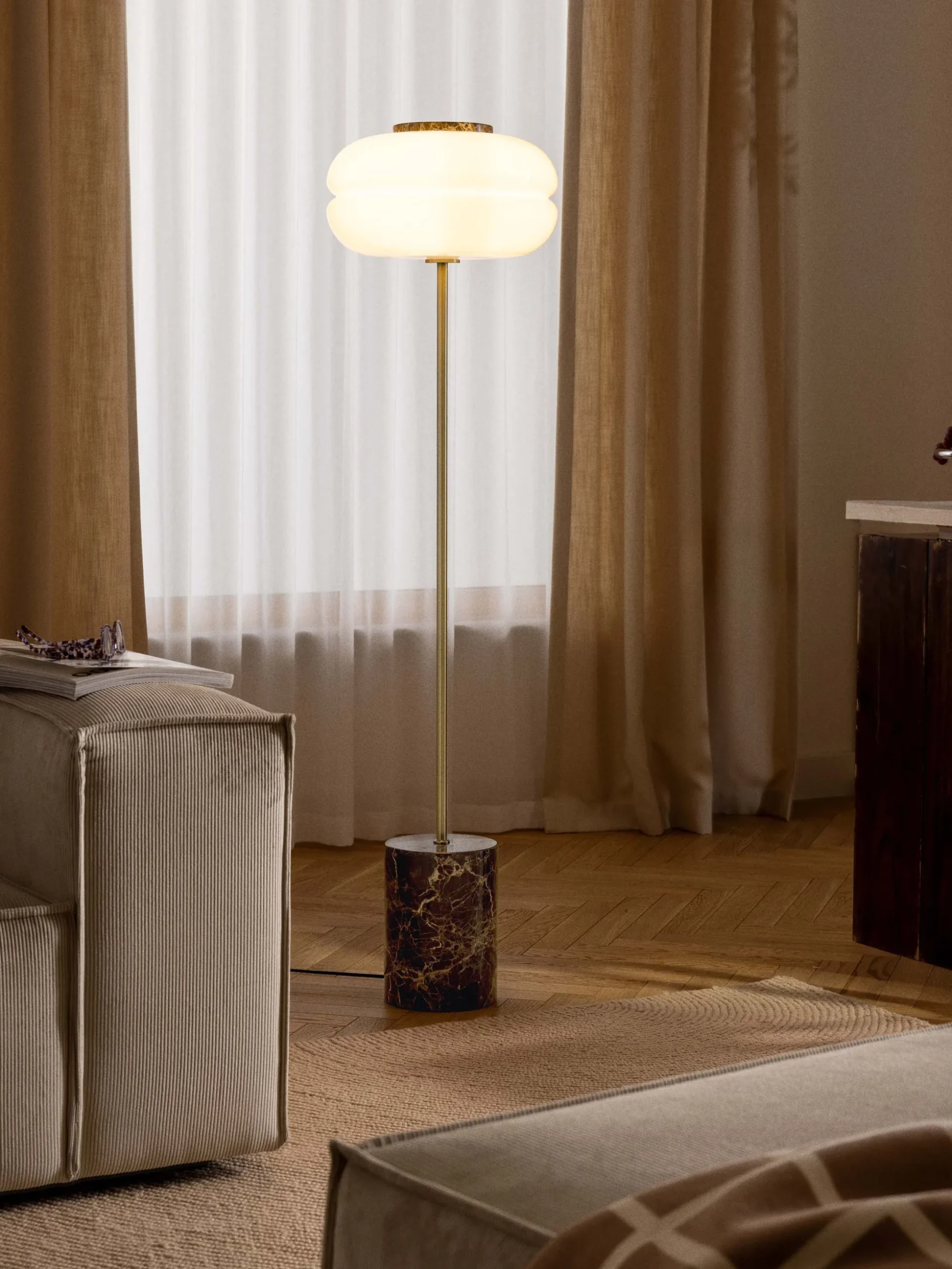 Lampada da terra con base in marmo Bun