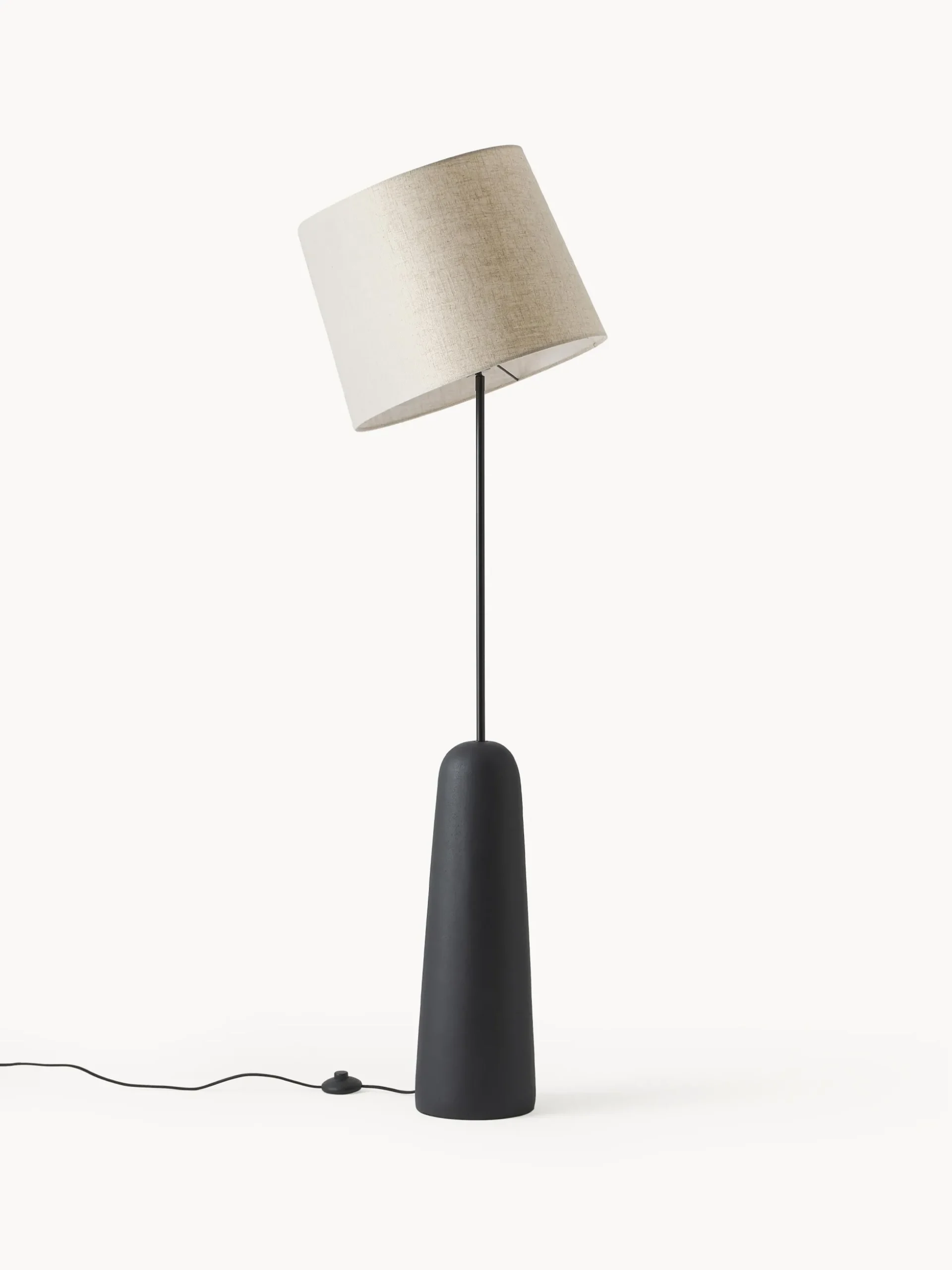Lampada da terra con base in cemento Kaya