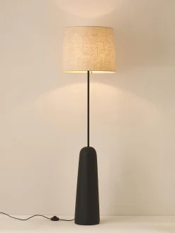 Lampada da terra con base in cemento Kaya