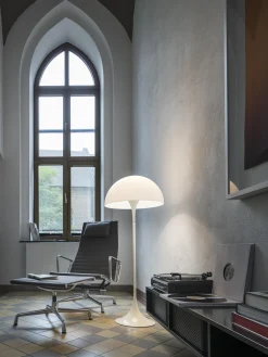 Lampada da terra piccola Panthella, design Verner Panton