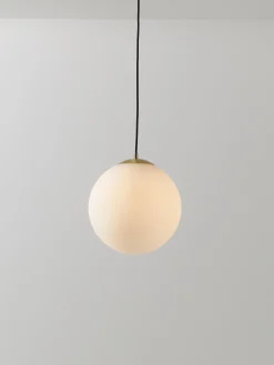 Lampada sferica a sospensione in vetro opalino Beth