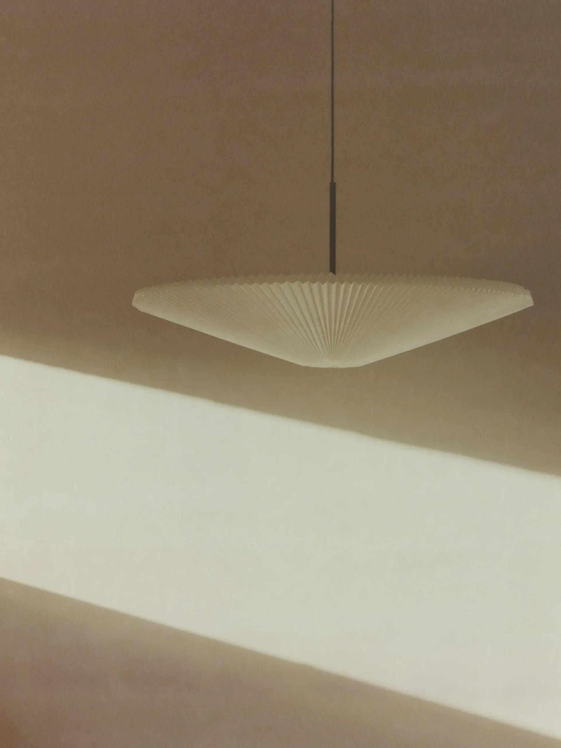 Lampada a sospensione con luce regolabile Nebra, varie misure