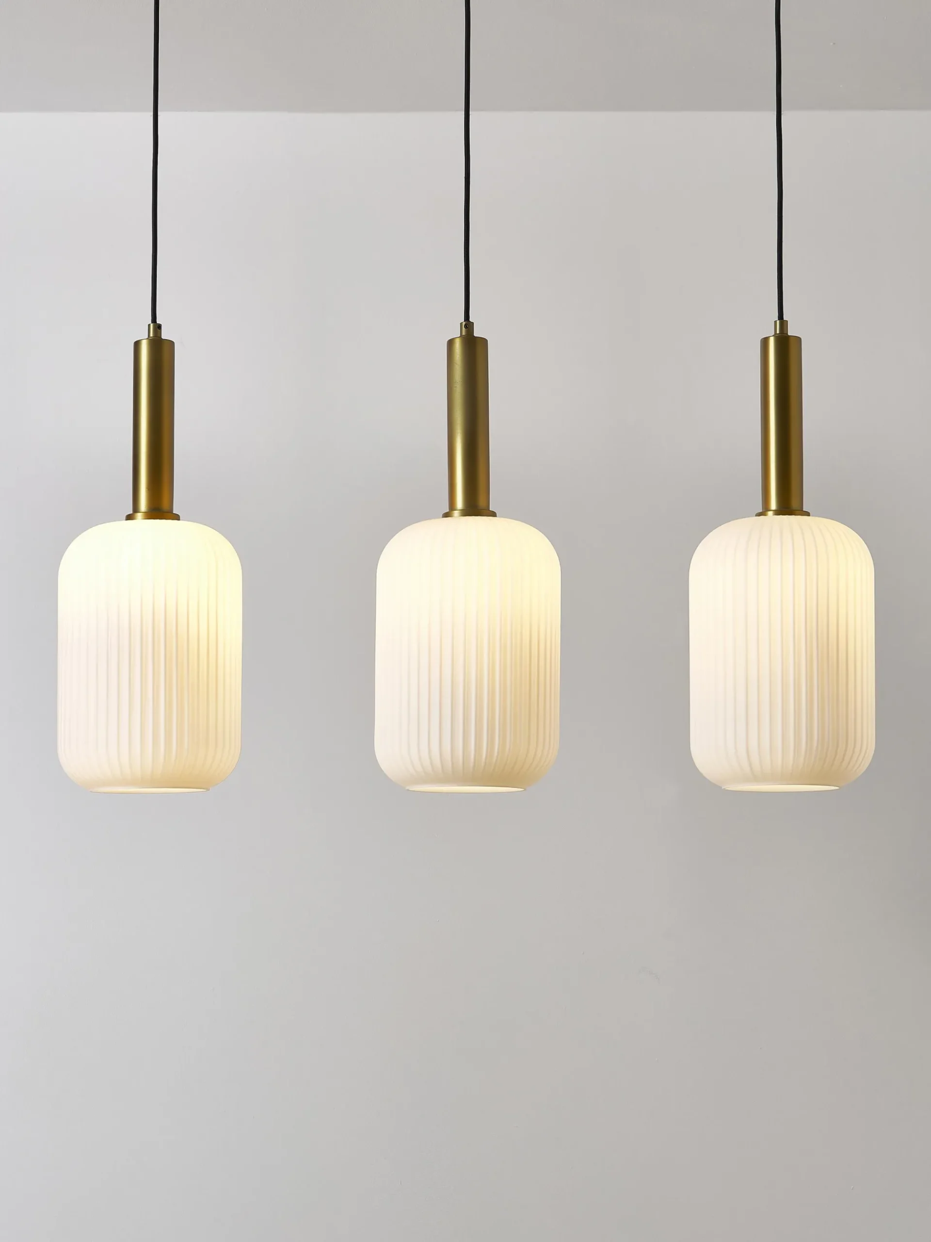 Lampada a sospensione in vetro opalino Candela