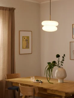 Lampada a sospensione in vetro opale Baya