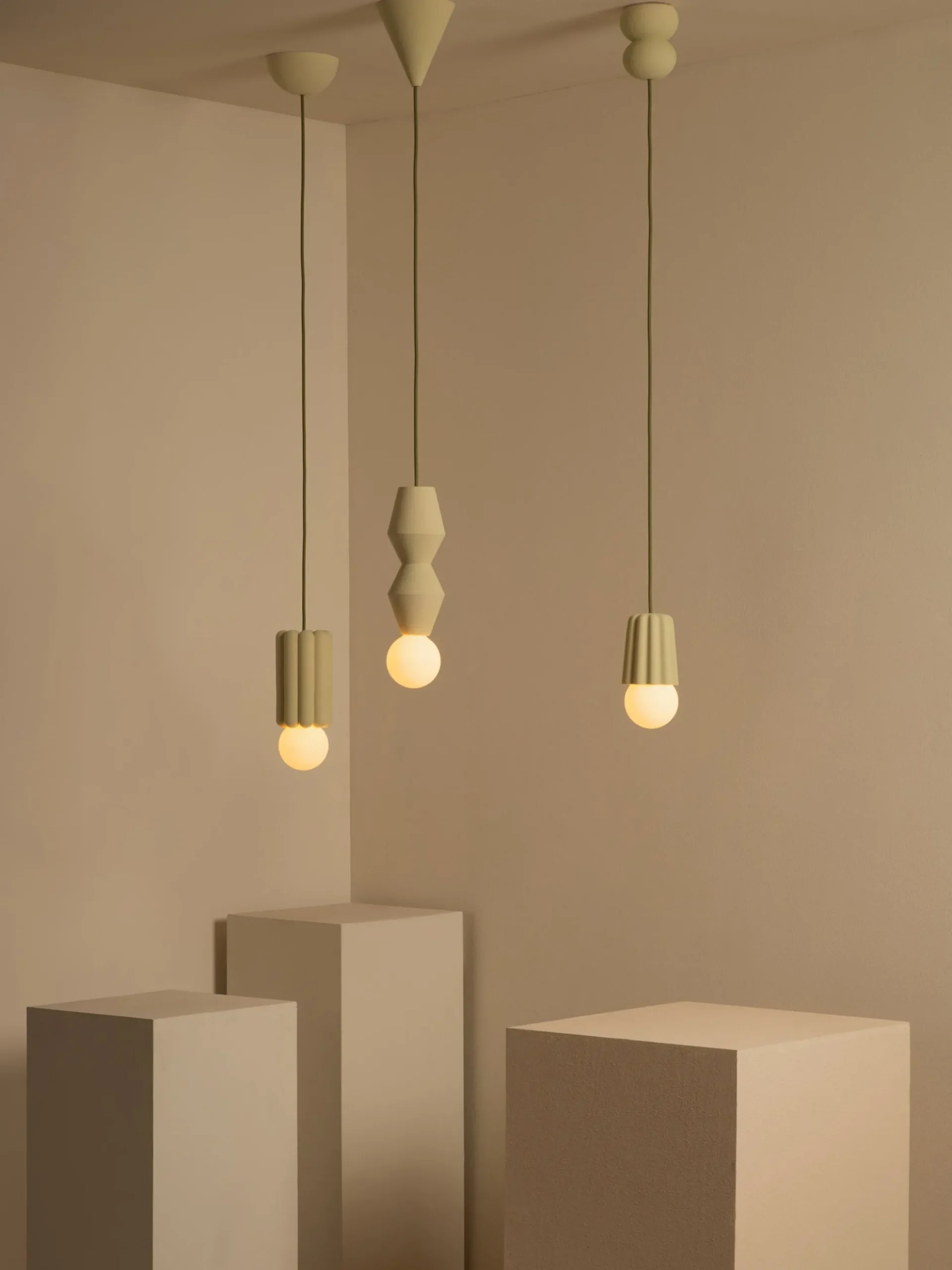 Lampada a sospensione piccola fatta a mano con luce regolabile STUCCO No. 1