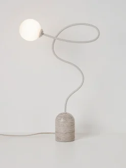 Lampada da tavolo con base in marmo Alina