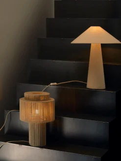 Lampada da tavolo con fili di lino Lace