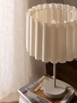 Lampada da tavolo in lino Lucina