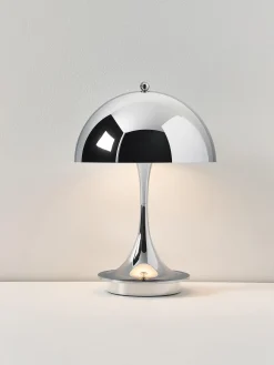 Lampada da tavolo piccola portatile a LED Panthella 160, design Verner Panton