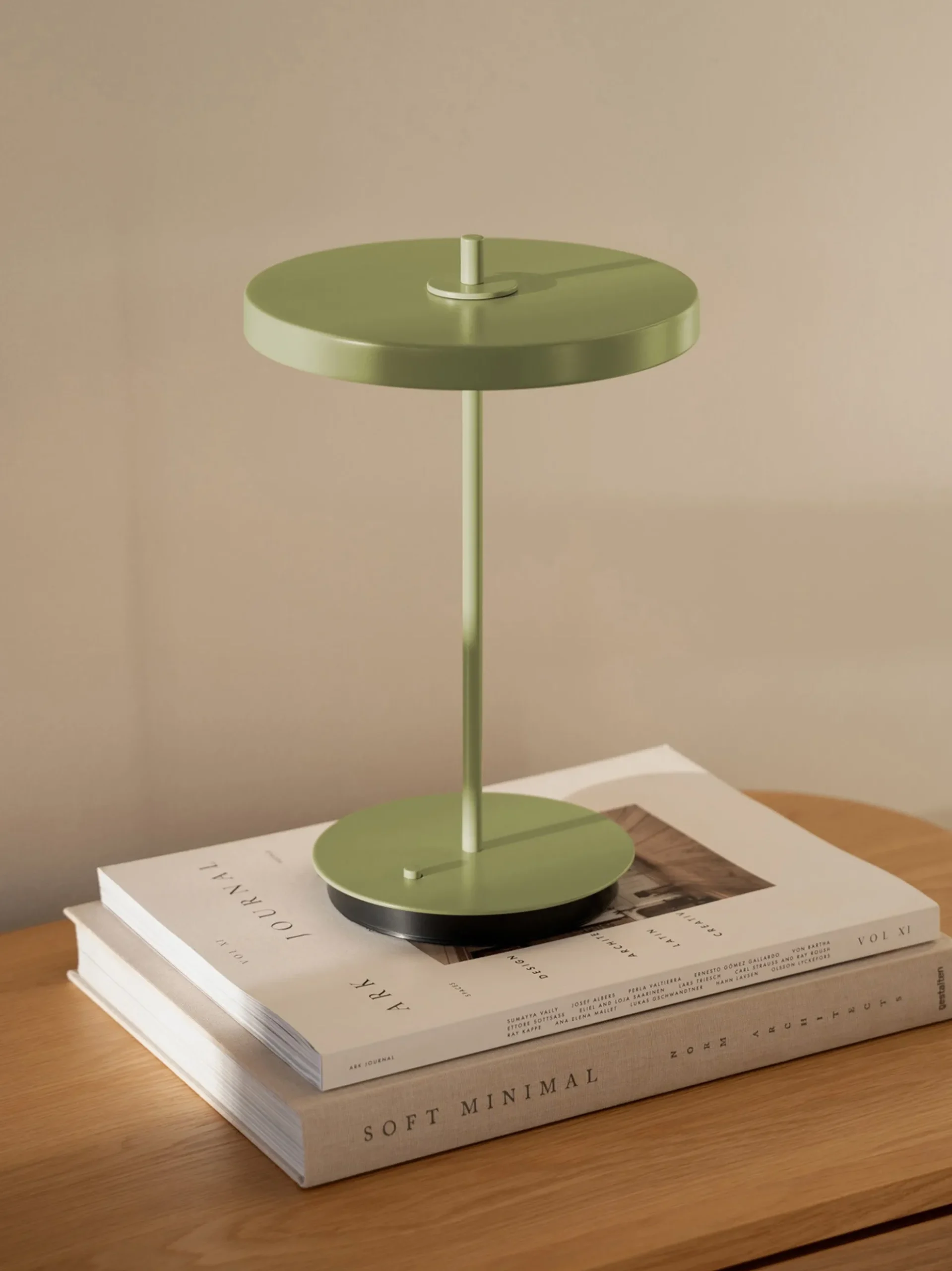 Lampada da tavolo piccola portatile a LED con luce regolabile Asteria Move