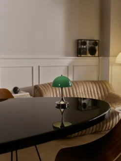 Lampada da tavolo piccola portatile a LED Panthella 160, design Verner Panton