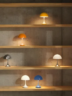 Lampada da tavolo piccola portatile a LED Panthella 160, design Verner Panton