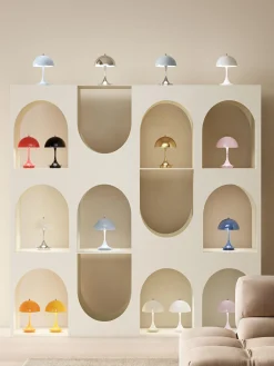 Lampada da tavolo piccola portatile a LED Panthella 160, design Verner Panton