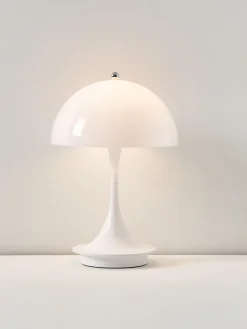 Lampada da tavolo piccola portatile a LED Panthella 160, design Verner Panton