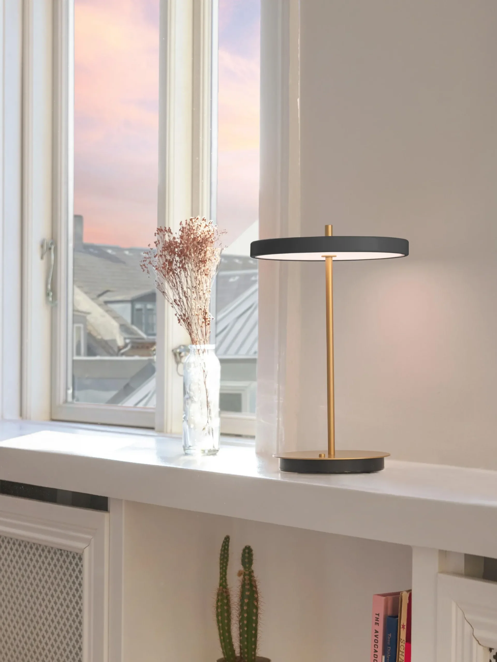 Lampada da tavolo piccola portatile a LED con luce regolabile Asteria Move