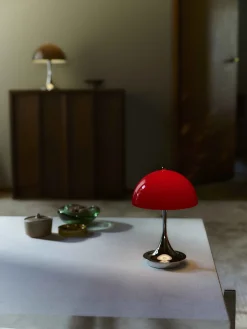 Lampada da tavolo piccola portatile a LED Panthella 160, design Verner Panton