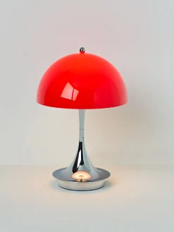 Lampada da tavolo piccola portatile a LED Panthella 160, design Verner Panton