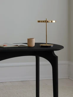 Lampada da tavolo piccola portatile a LED con luce regolabile Asteria Move